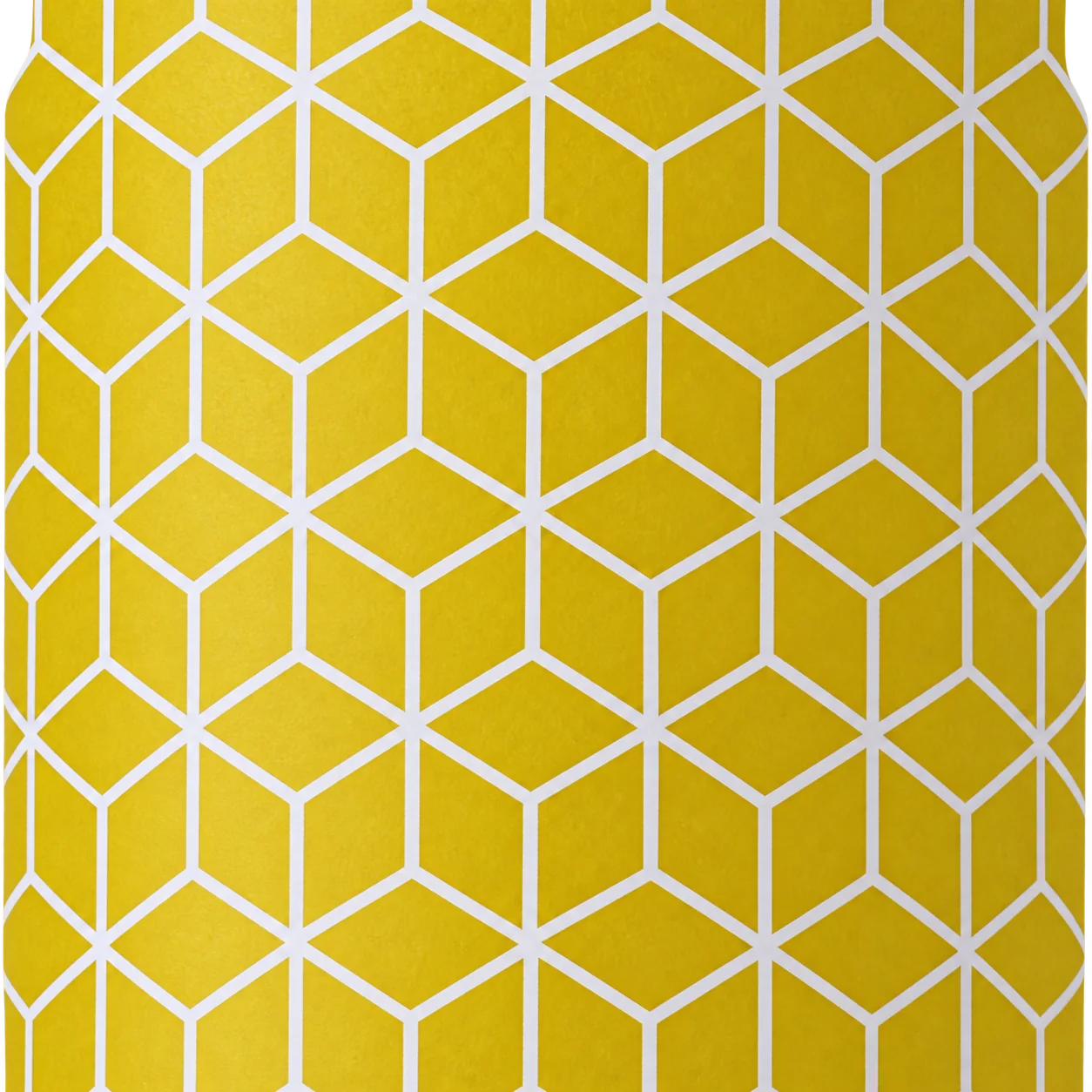 Gros plan sur un papier jaune moutarde orné d'un motif de cubes en perspective dessinés par des lignes blanches.